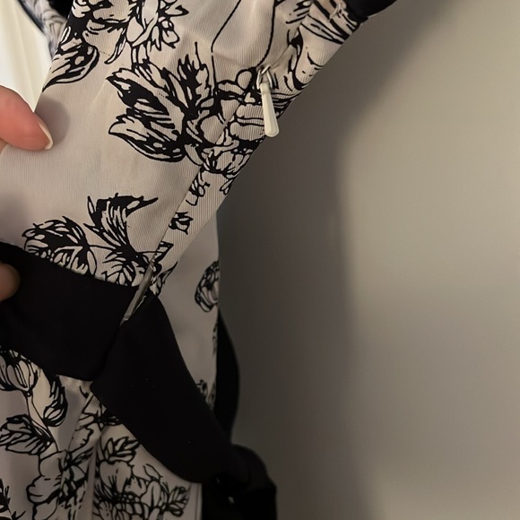 Women’s XS RW & Co. Ruffle collar dress shirt - Picture 3 of 5